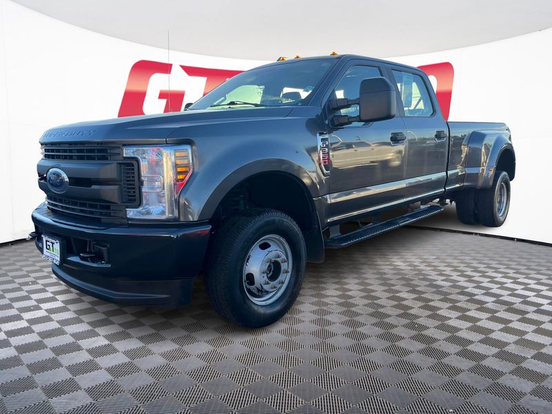 2019 Ford F-350 Super Duty XL Crew Cab Upper Image 1