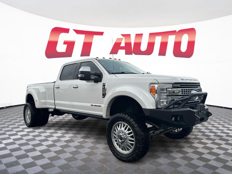 2017 Ford F-450 Super Duty Platinum Crew Cab Upper Image 1