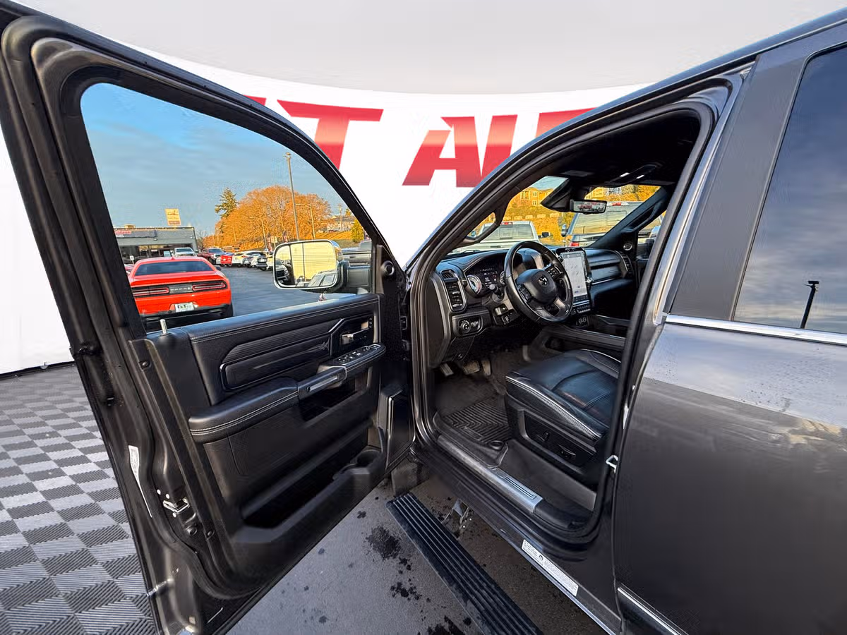 2022 Ram 3500 Limited Mega Cab Image 8