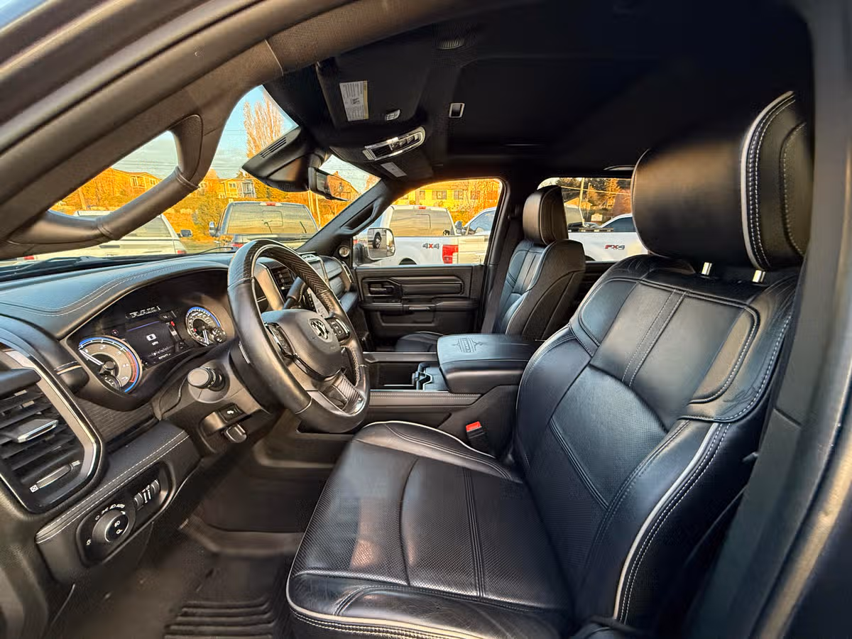 2022 Ram 3500 Limited Mega Cab Image 9