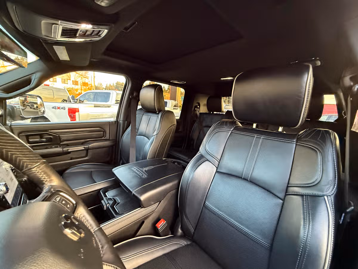 2022 Ram 3500 Limited Mega Cab Image 10