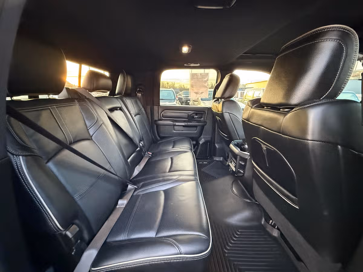 2022 Ram 3500 Limited Mega Cab Image 16
