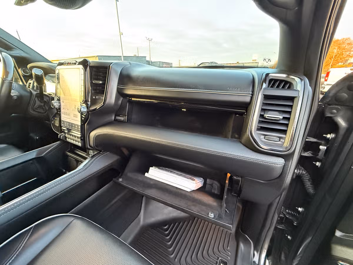 2022 Ram 3500 Limited Mega Cab Image 23