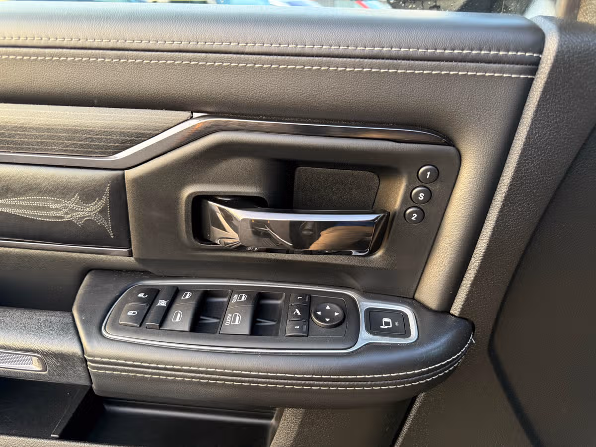 2022 Ram 3500 Limited Mega Cab Image 32