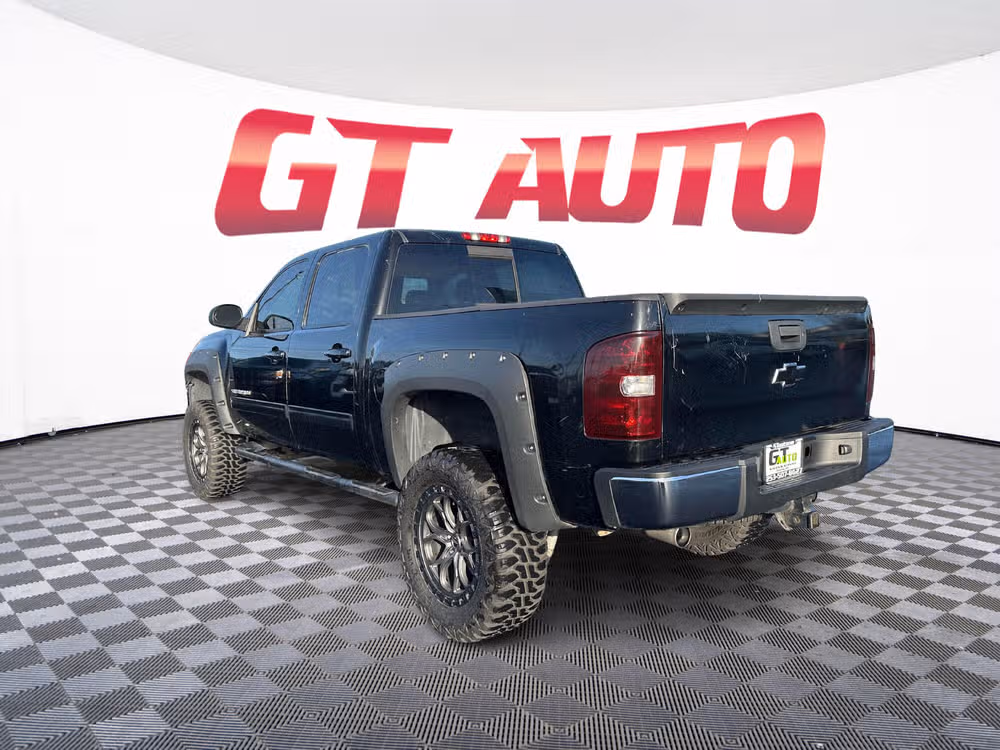 2010 Chevrolet Silverado 1500 LTZ Crew Cab Lower Image 3