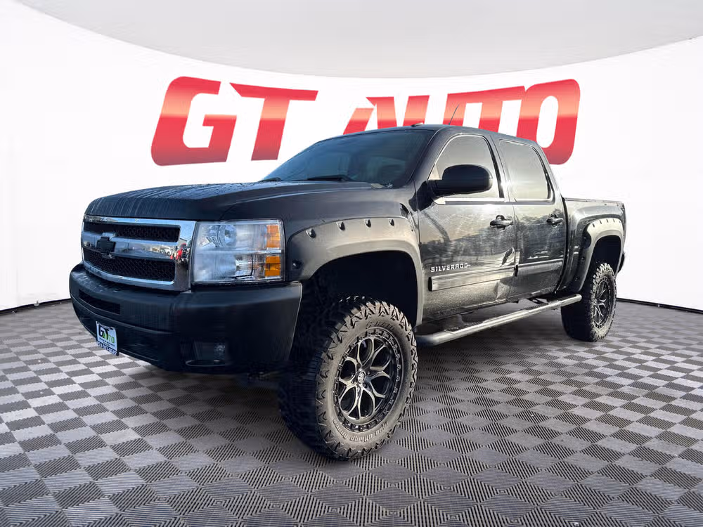 2010 Chevrolet Silverado 1500 LTZ Crew Cab Image 3