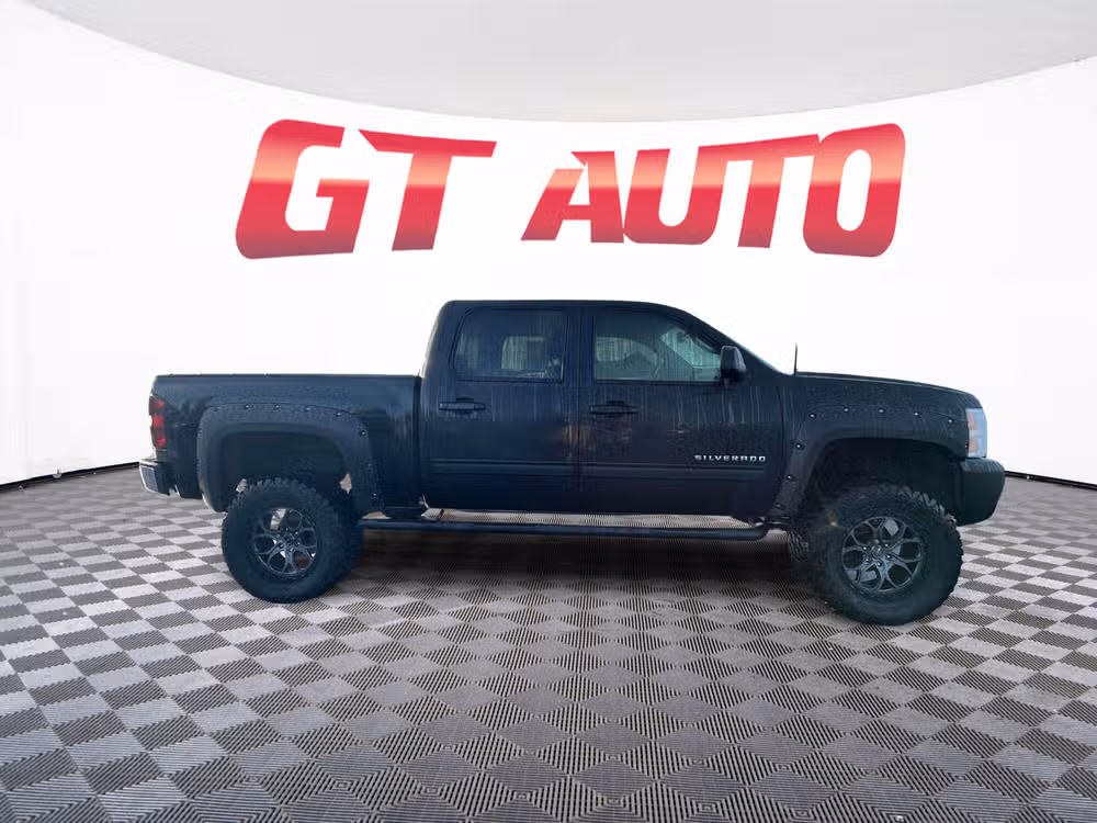 2010 Chevrolet Silverado 1500 LTZ Crew Cab Image 8