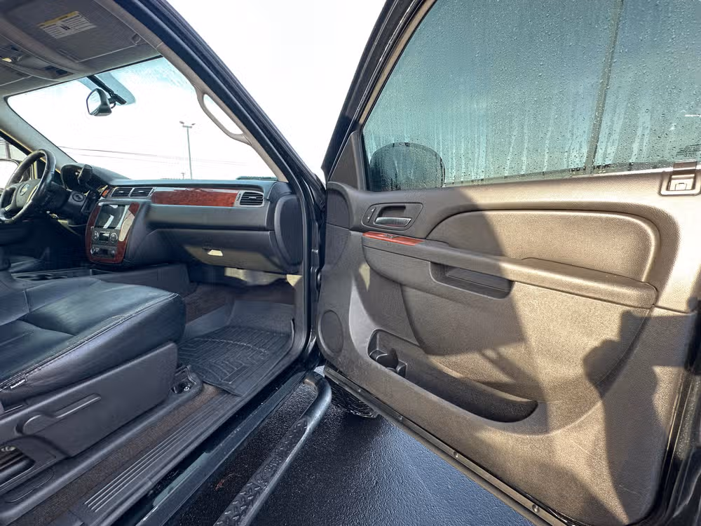 2010 Chevrolet Silverado 1500 LTZ Crew Cab Image 14