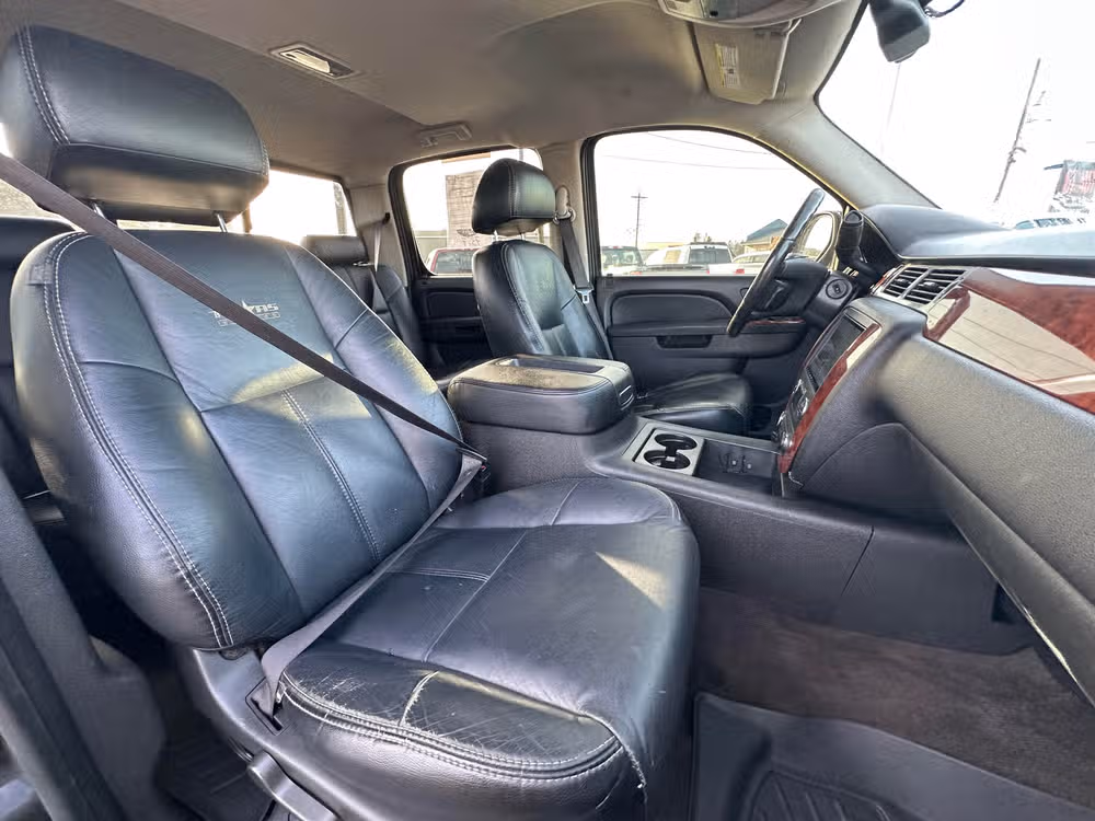 2010 Chevrolet Silverado 1500 LTZ Crew Cab Image 17