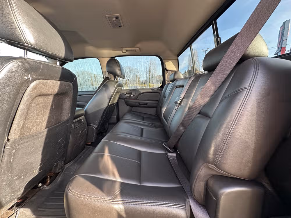 2010 Chevrolet Silverado 1500 LTZ Crew Cab Image 19