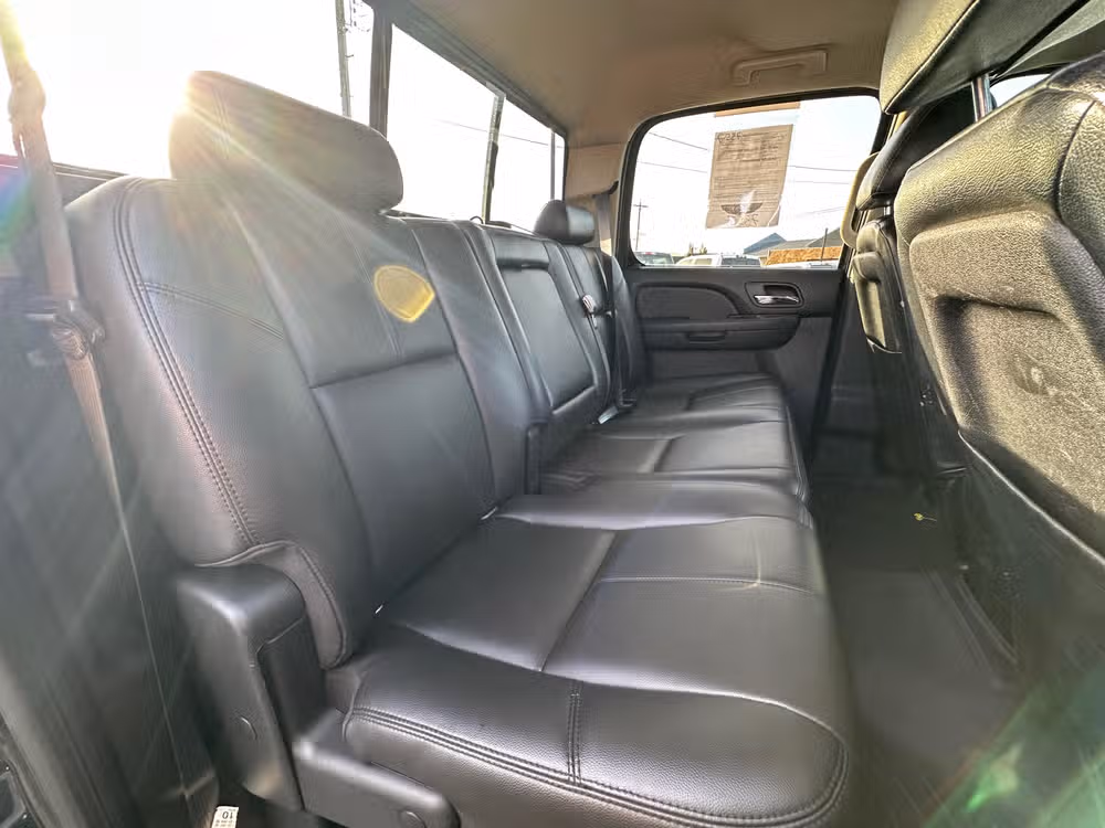 2010 Chevrolet Silverado 1500 LTZ Crew Cab Image 23