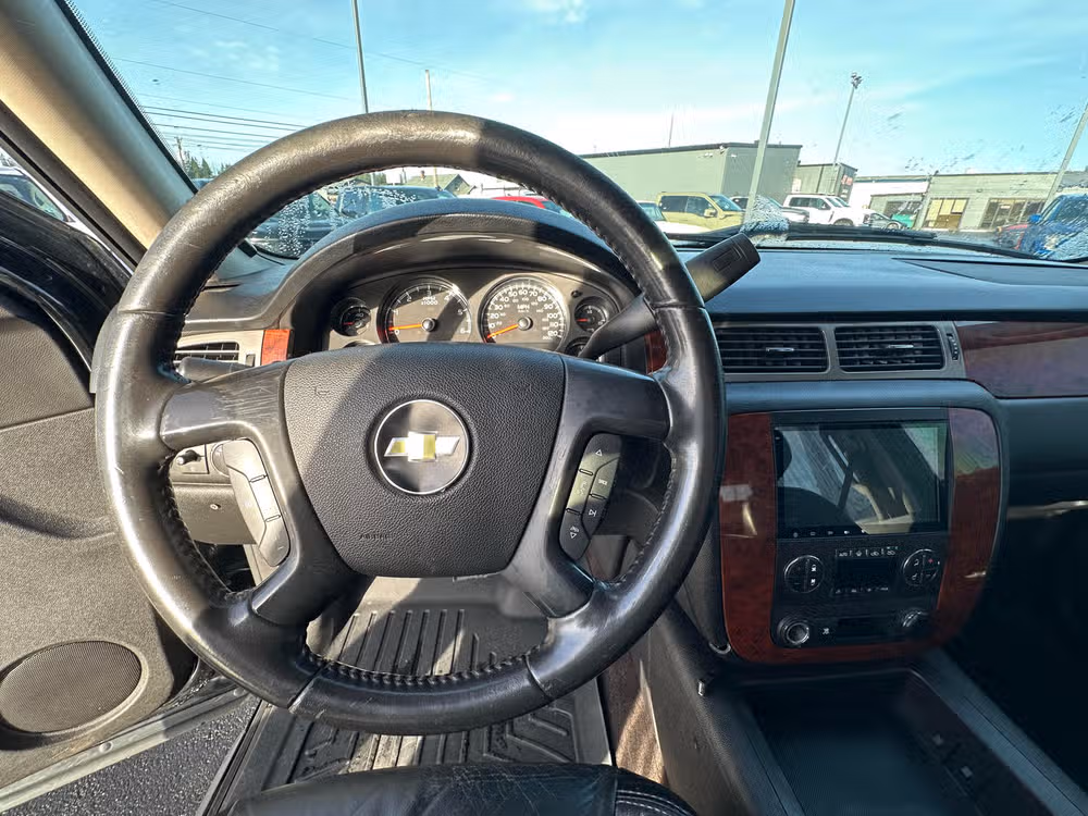 2010 Chevrolet Silverado 1500 LTZ Crew Cab Image 24