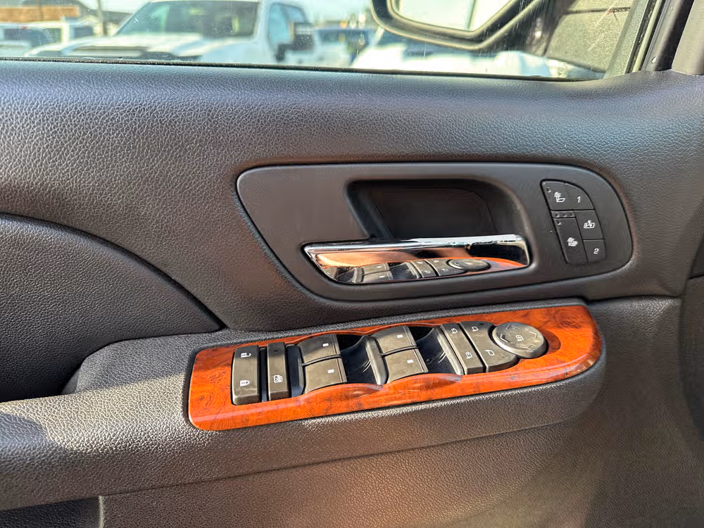 2010 Chevrolet Silverado 1500 LTZ Crew Cab Image 33