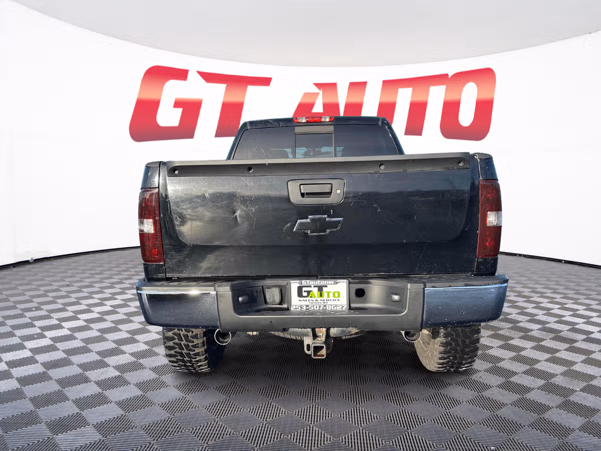 2010 Chevrolet Silverado 1500 LTZ Crew Cab Image 6