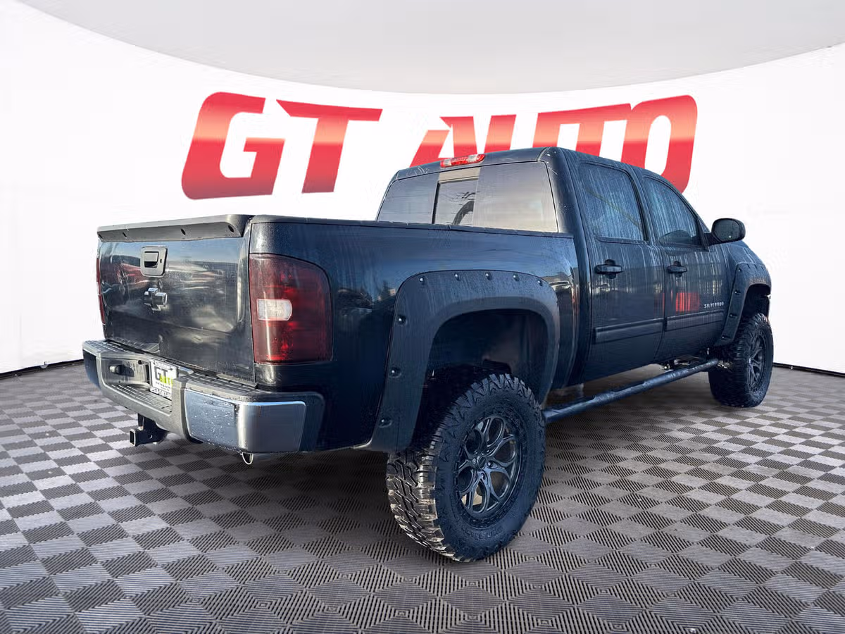 2010 Chevrolet Silverado 1500 LTZ Crew Cab Image 7