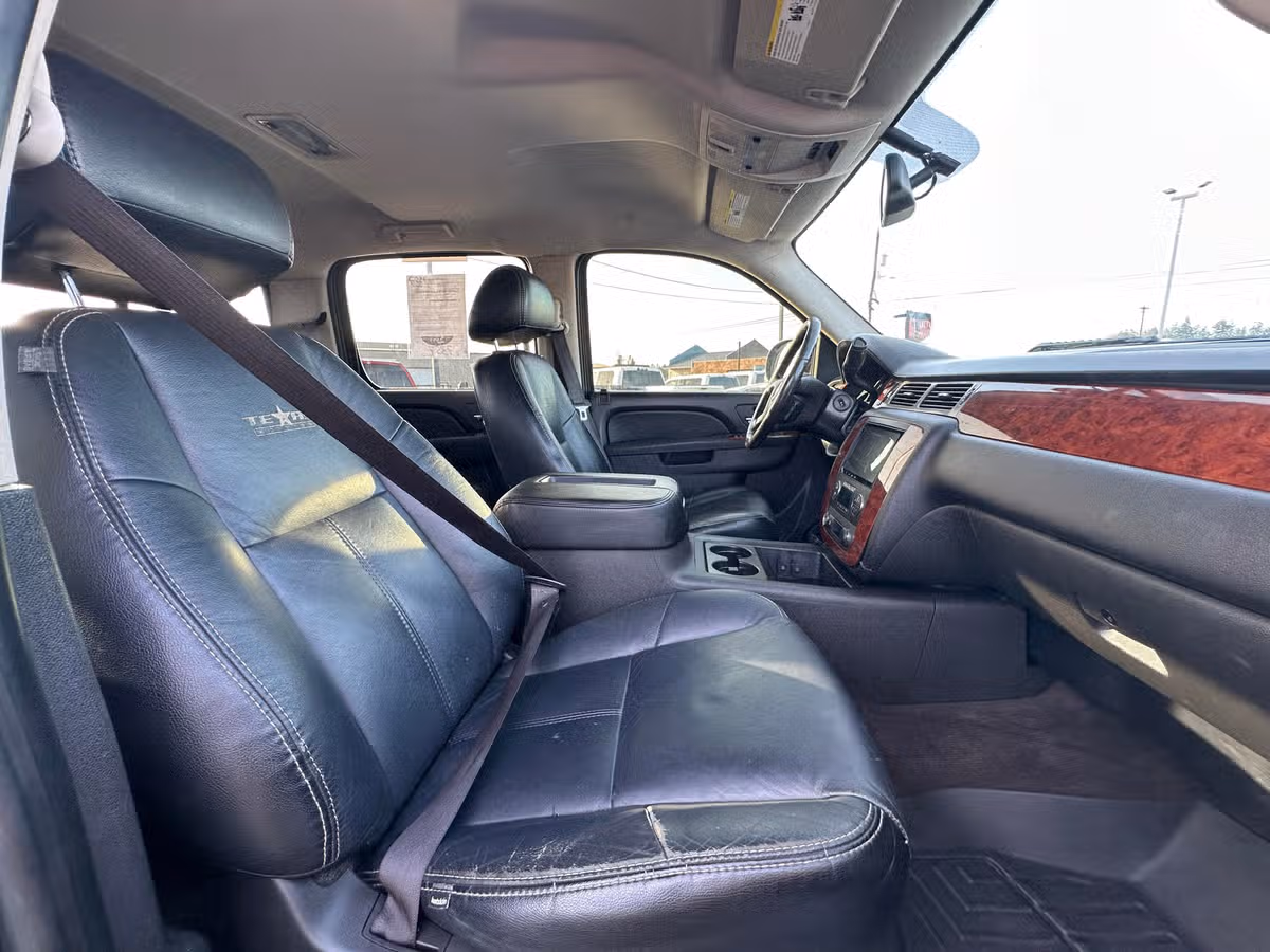 2010 Chevrolet Silverado 1500 LTZ Crew Cab Image 15