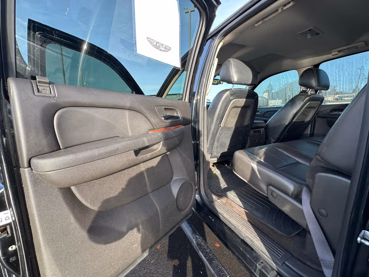 2010 Chevrolet Silverado 1500 LTZ Crew Cab Image 18