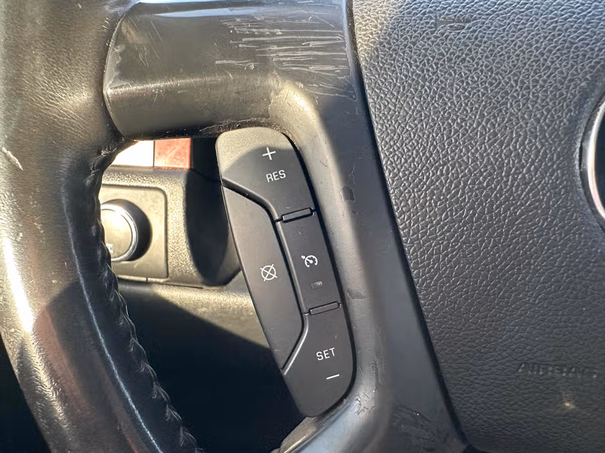 2010 Chevrolet Silverado 1500 LTZ Crew Cab Image 29