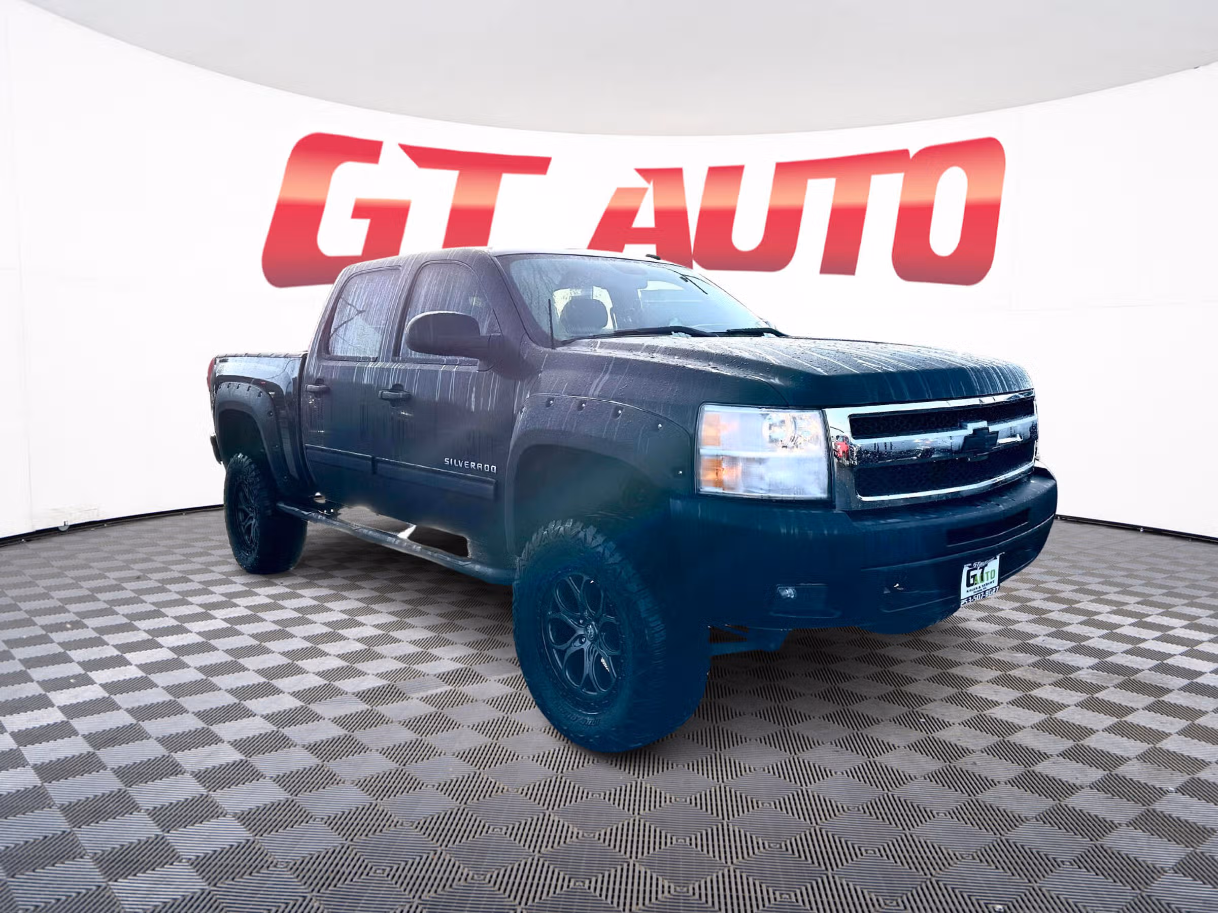 2010 Chevrolet Silverado 1500 LTZ Crew Cab Image 1