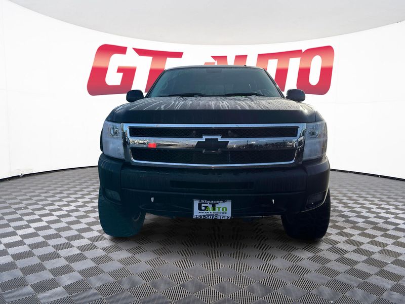 2010 Chevrolet Silverado 1500 LTZ Crew Cab Upper Image 2