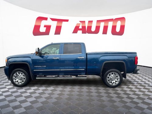 2015 GMC Sierra 2500HD Denali Crew Cab Lower Image 2