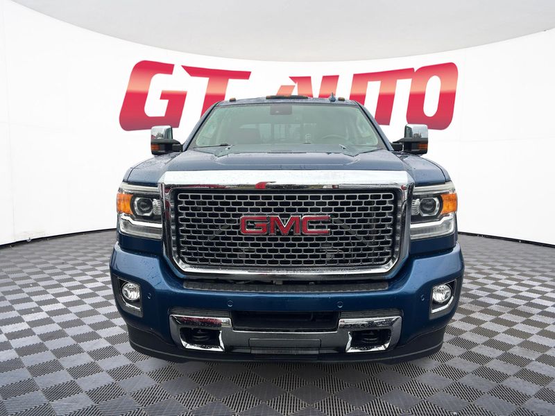 2015 GMC Sierra 2500HD Denali Crew Cab Upper Image 2