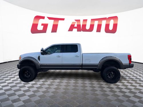 2019 Ford F-350 Super Duty King Ranch Crew Cab Lower Image 2
