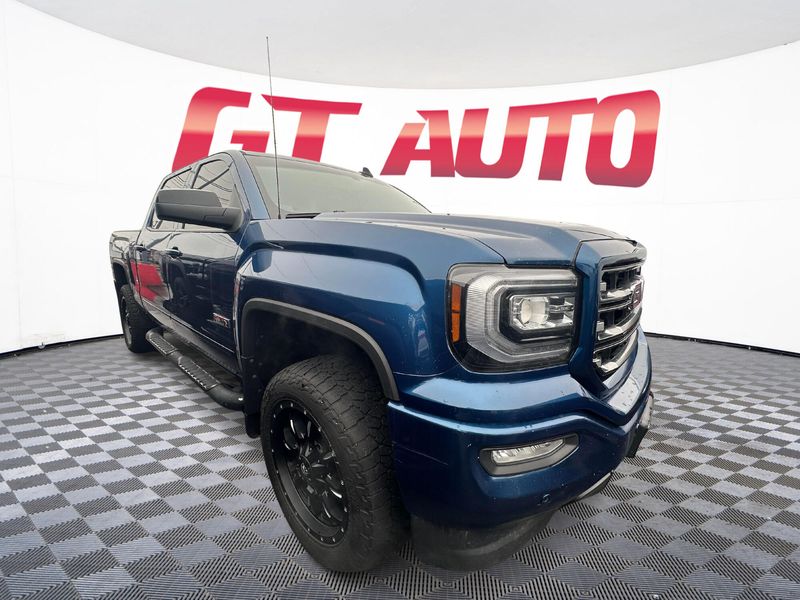 2017 GMC Sierra 1500 SLT Crew Cab Upper Image 1