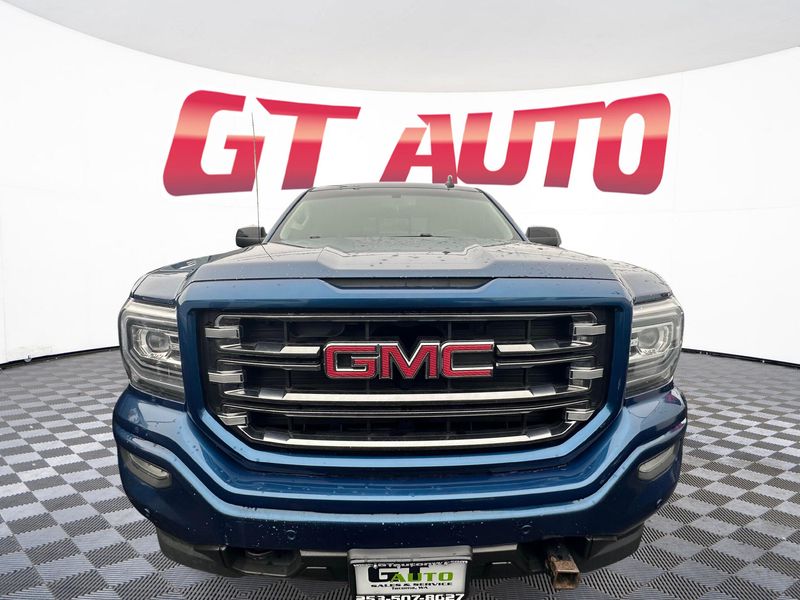 2017 Gmc Sierra 1500 SLT photo 2