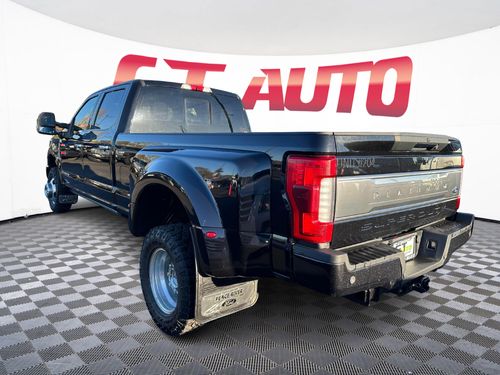 2019 Ford F-350 Super Duty Platinum Crew Cab Lower Image 3