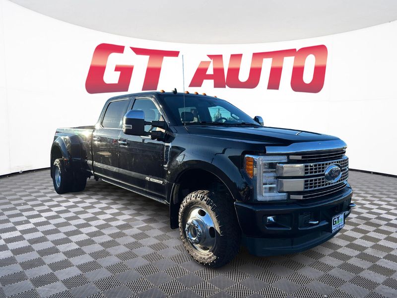 2019 Ford F-350 Super Duty Platinum Crew Cab Upper Image 1
