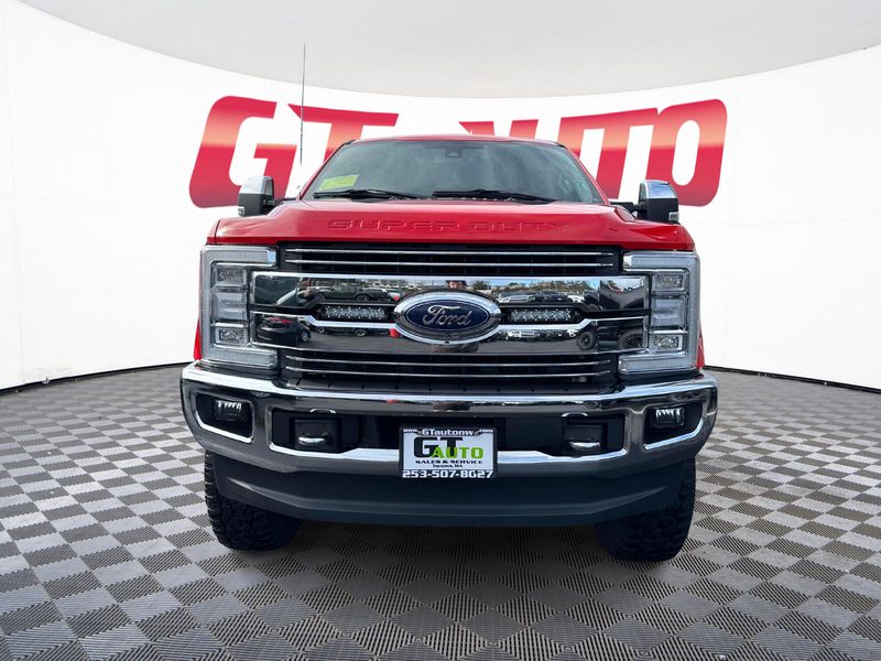 2018 Ford F-350 Super Duty Lariat Crew Cab Upper Image 2