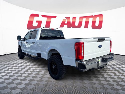 2023 Ford F-350 Super Duty XLT Crew Cab Lower Image 3