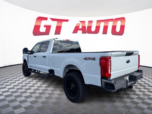 2023 Ford F-350 Super Duty XLT Crew Cab Lower Image 3