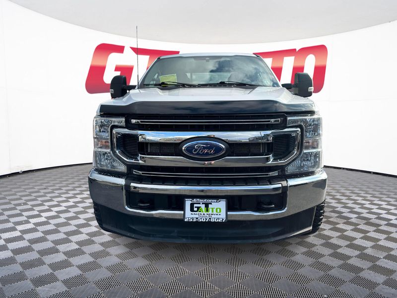 2022 Ford F-350 Super Duty XLT Crew Cab Upper Image 2