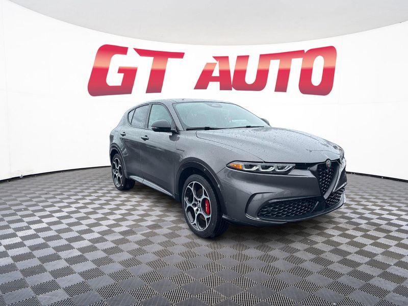 2024 Alfa Romeo Tonale Hybrid Veloce Crossover Upper Image 1