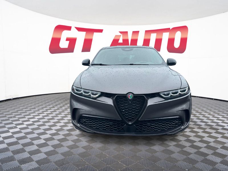 2024 Alfa Romeo Tonale Veloce photo 2