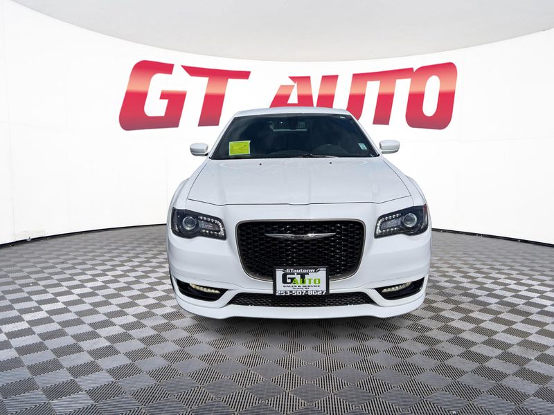 2017 Chrysler 300 300S Alloy Edition Sedan 4D Upper Image 2