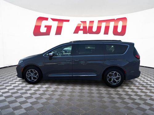 2023 Chrysler Pacifica Limited Passenger Lower Image 2