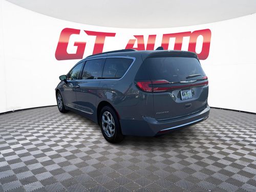 2023 Chrysler Pacifica Limited Passenger Lower Image 3