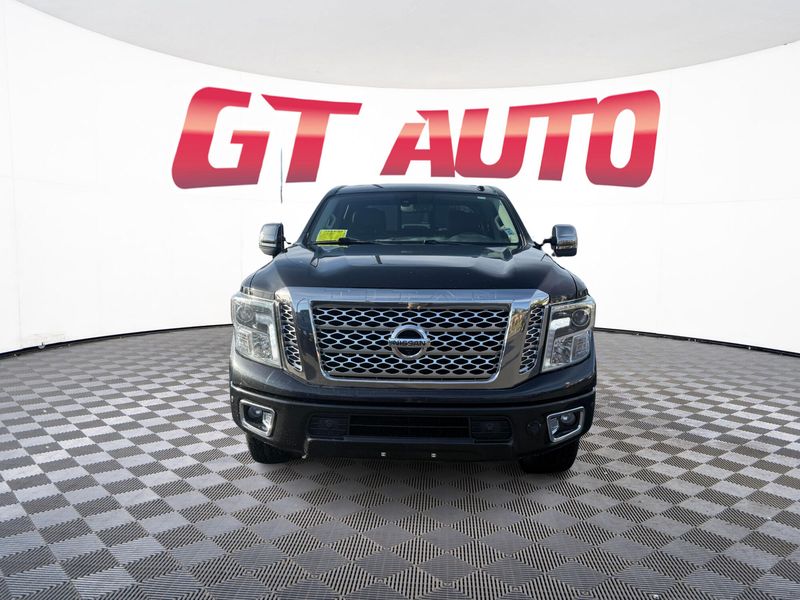 2016 Nissan Titan XD Platinum Reserve Crew Cab Upper Image 2