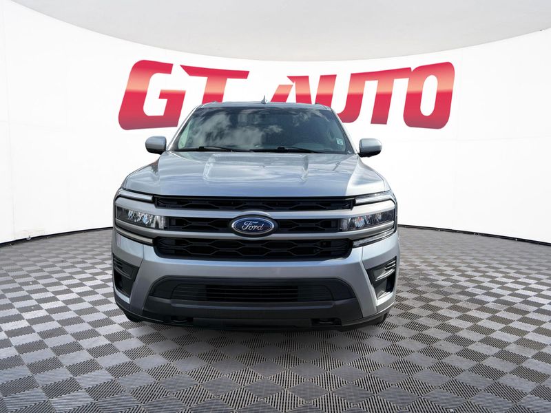 2022 Ford Expedition MAX XLT photo 2