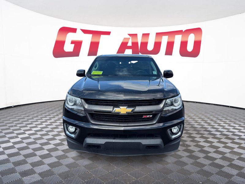 2017 Chevrolet Colorado Z71 photo 2