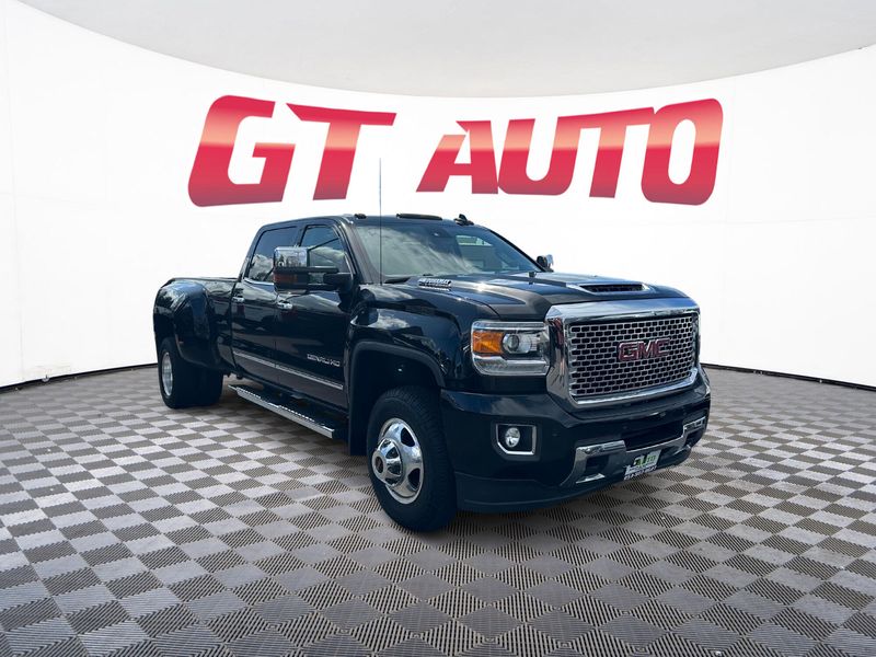 2017 GMC Sierra 3500HD Denali Crew Cab Upper Image 1