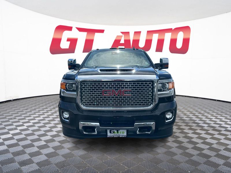 2017 GMC Sierra 3500HD Denali Crew Cab Upper Image 2