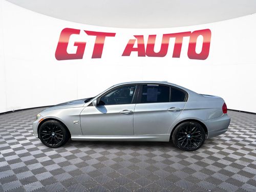 2009 BMW 3 Series 328i xDrive Lower Image 2