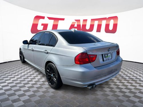 2009 BMW 3 Series 328i xDrive Lower Image 3