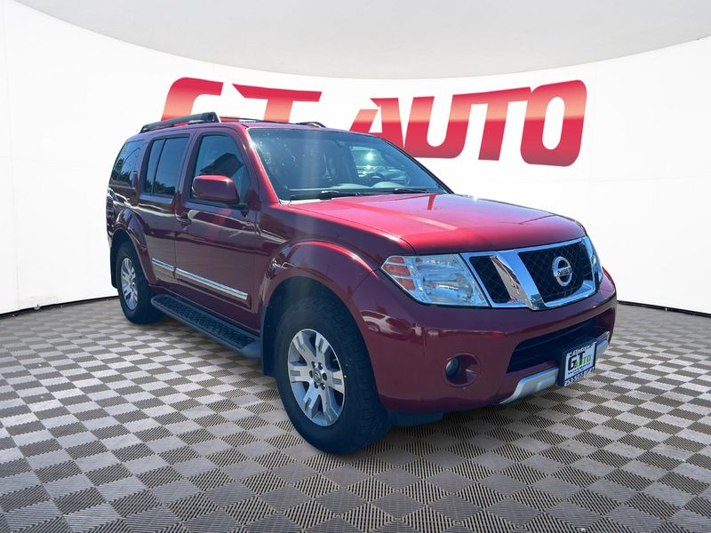2008 Nissan Pathfinder LE Upper Image 1