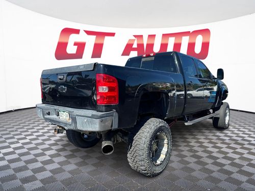 2007 Chevrolet Silverado 2500HD LTZ Pickup 4D 6 1/2 ft Crew Cab Lower Image 2