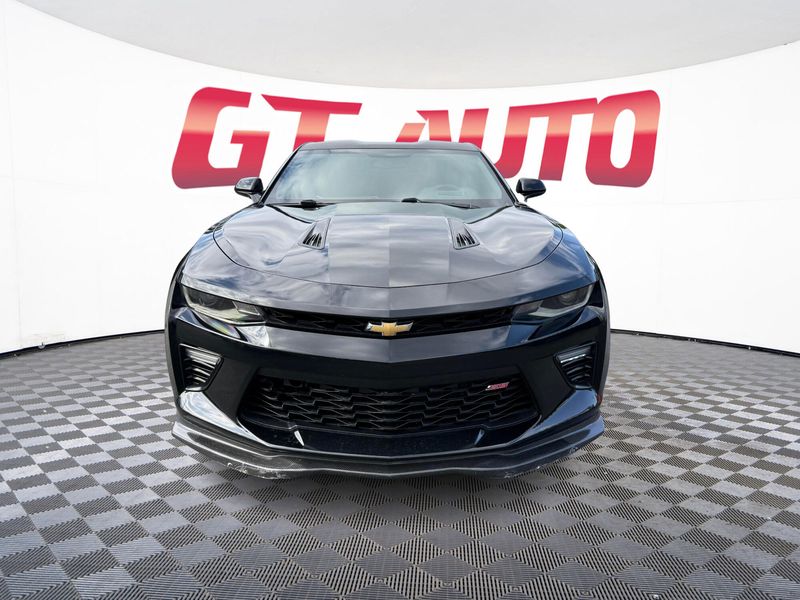 2017 Chevrolet Camaro SS photo 2